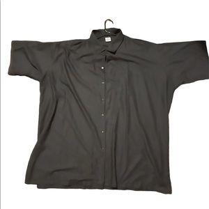 Men a big and Tall 4xl no pet, non smoker. New without tag